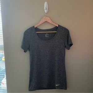 Women’s Nike Dri-Fit Gray Scoop Neck Short Sleeve Top Size Small